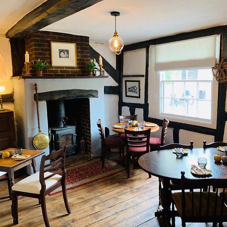 The Swan Inn Midhurst Bagian luar foto