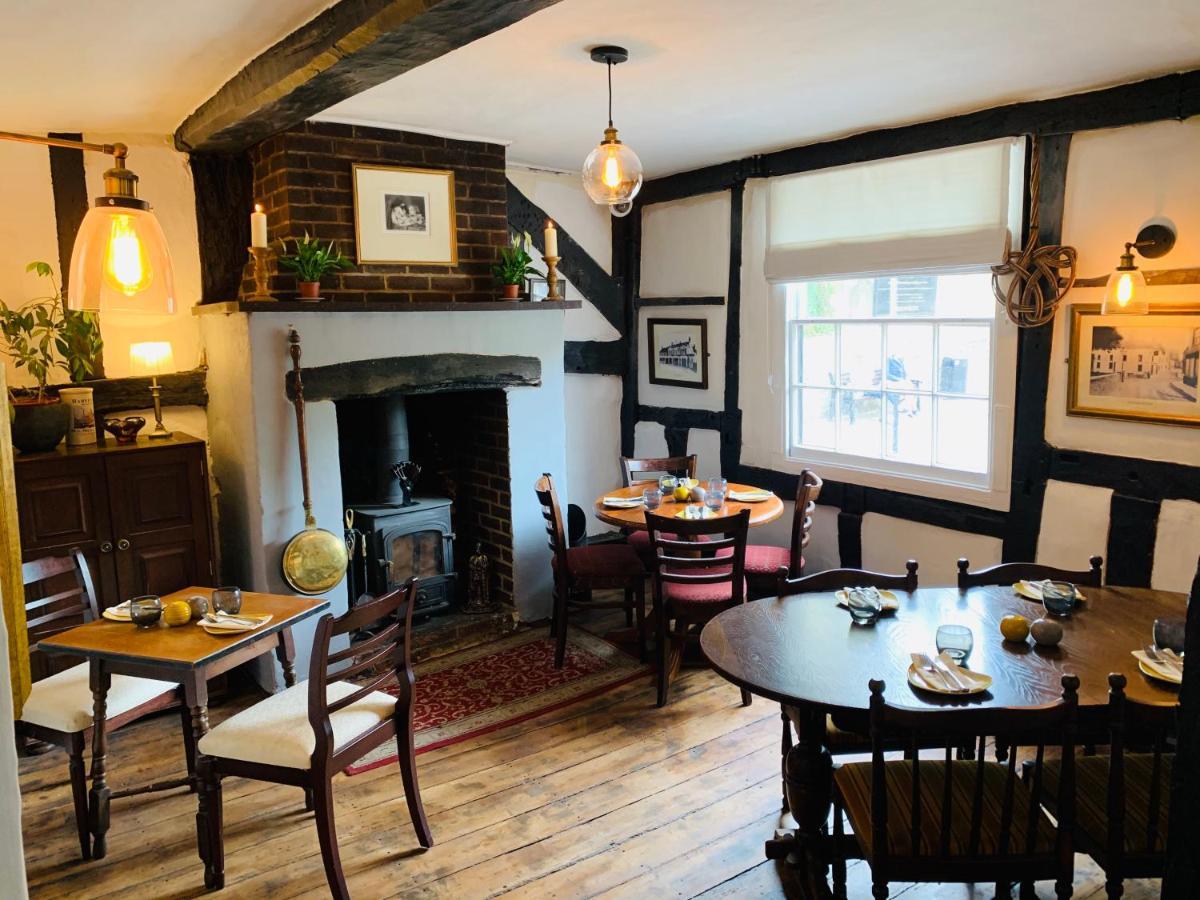 The Swan Inn Midhurst Bagian luar foto
