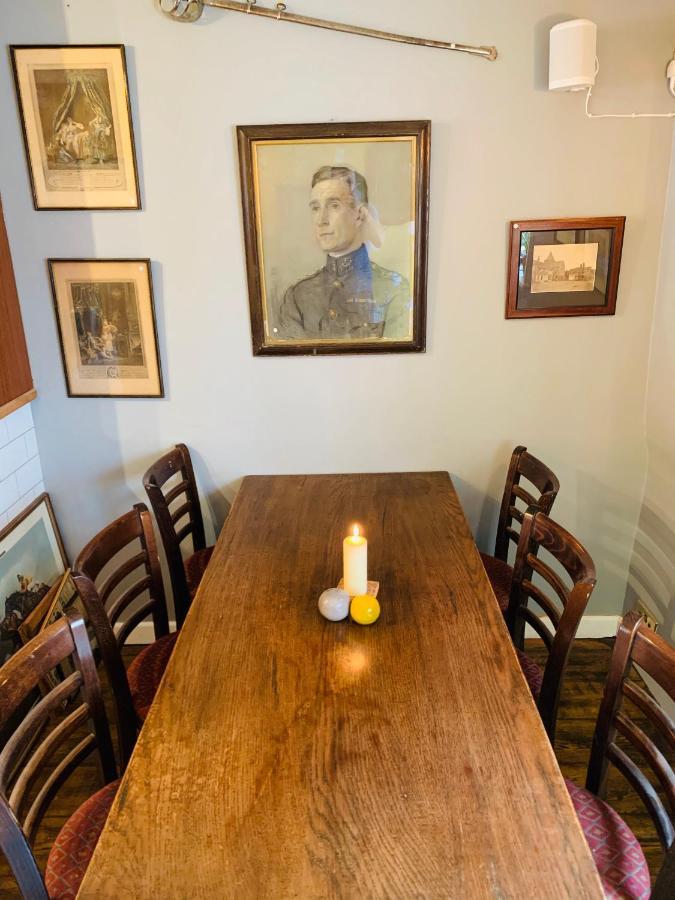 The Swan Inn Midhurst Bagian luar foto
