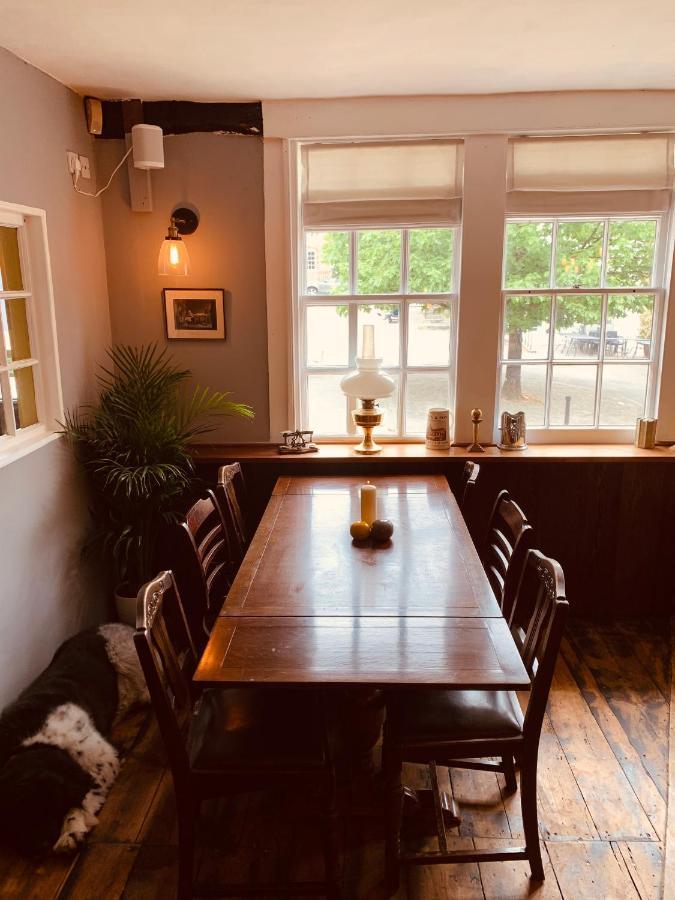 The Swan Inn Midhurst Bagian luar foto