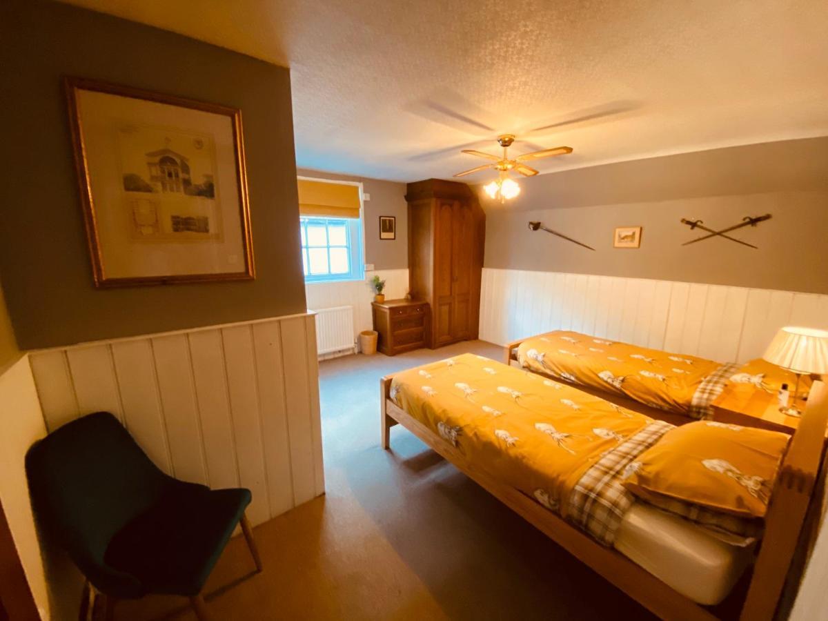 The Swan Inn Midhurst Ruang foto