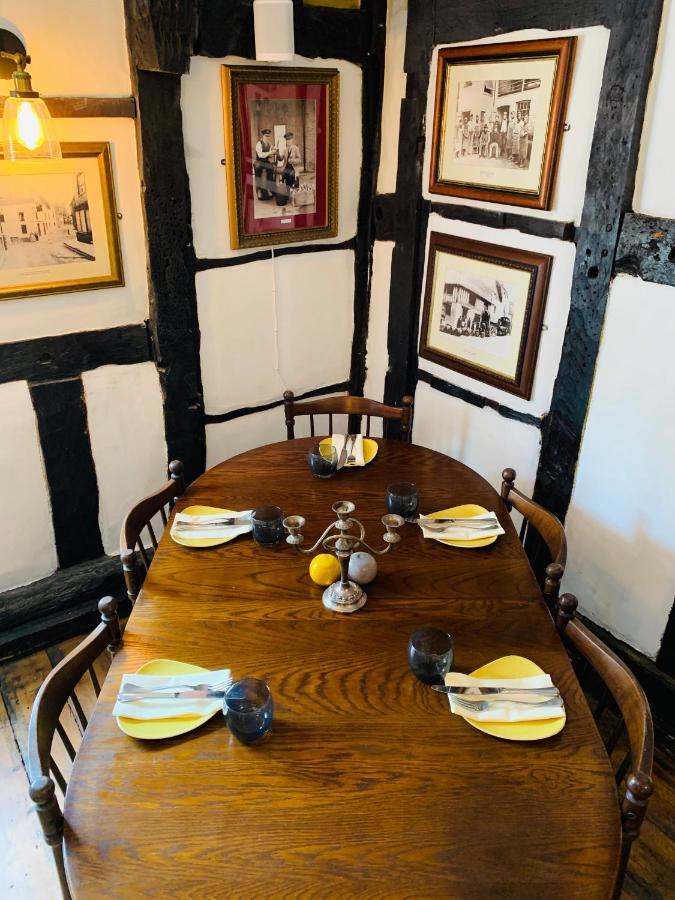 The Swan Inn Midhurst Bagian luar foto