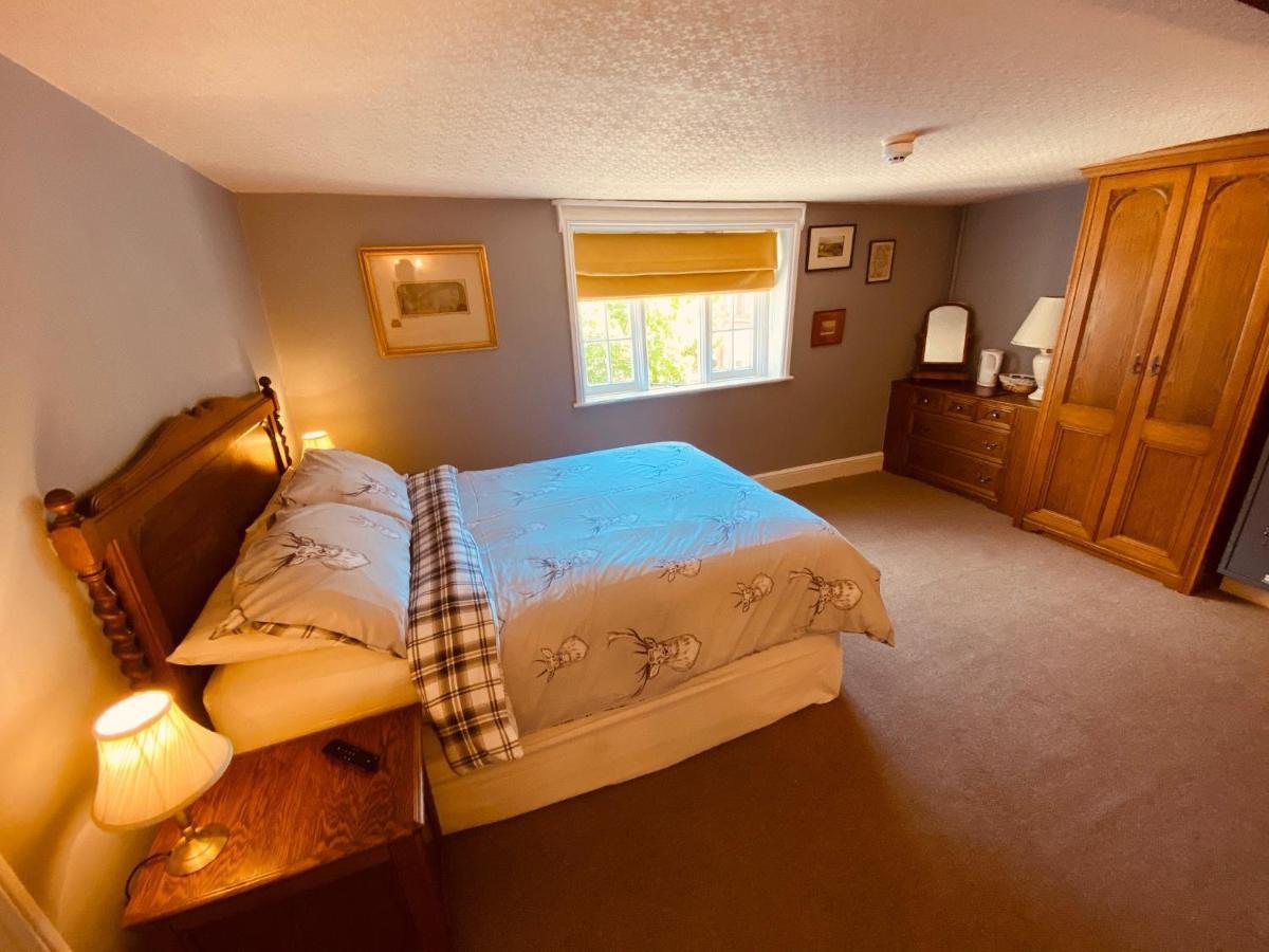 The Swan Inn Midhurst Ruang foto