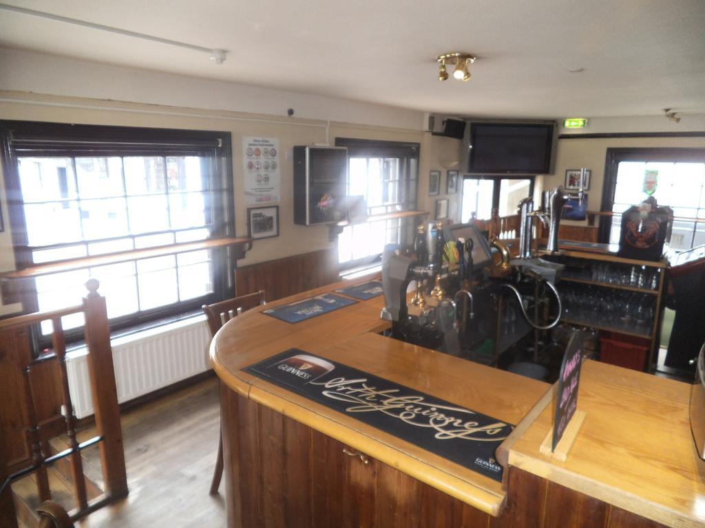 The Swan Inn Midhurst Bagian luar foto