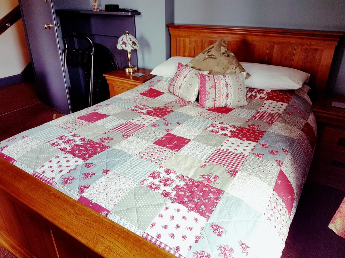 The Swan Inn Midhurst Bagian luar foto